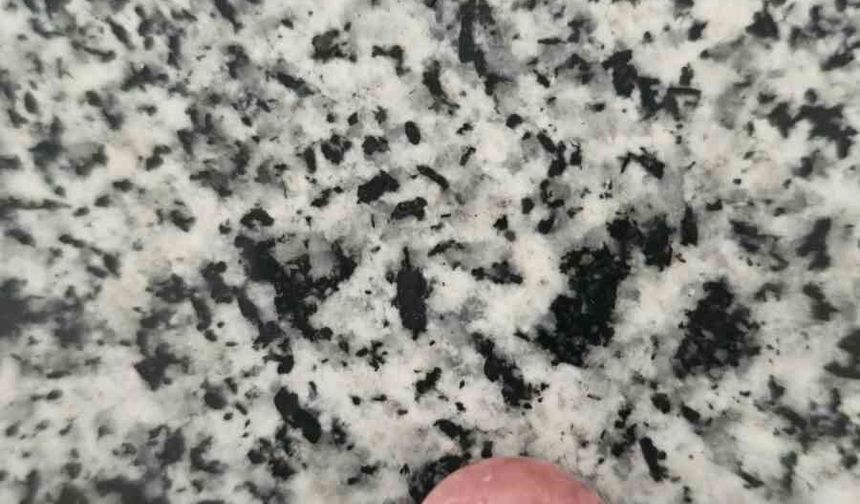 ŞEKERİN İÇİNDEN TAŞ ÇIKTI