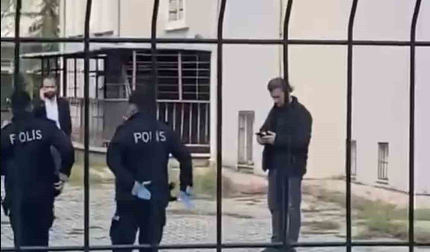 TABANCASINI OKUL BAHÇESİNE ATTI