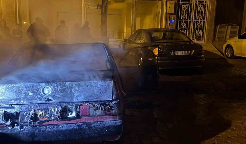 TOFAŞ ARAÇ ALEV ALEV YANDI