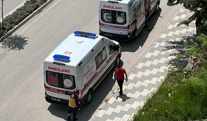 MOTOSİKLET KAZASINDA 2 KİŞİ YARALANDI