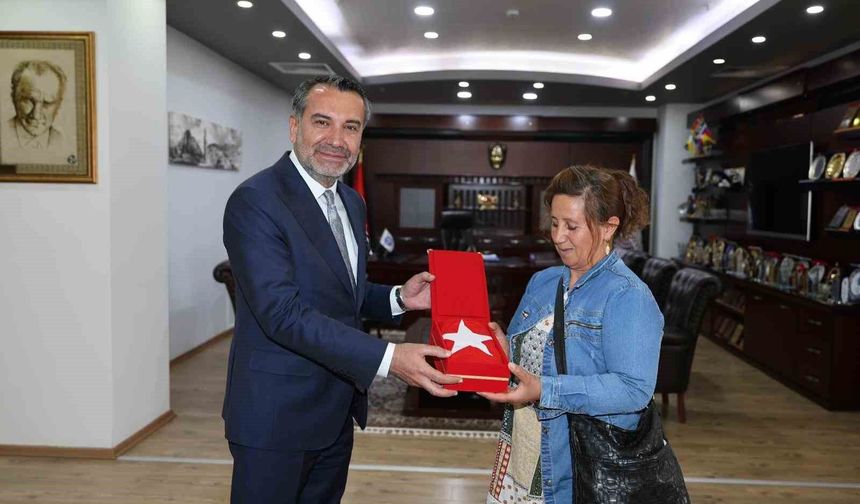 BAŞKAN ŞERİFOĞULLARI'NDAN ANLAMLI HEDİYE