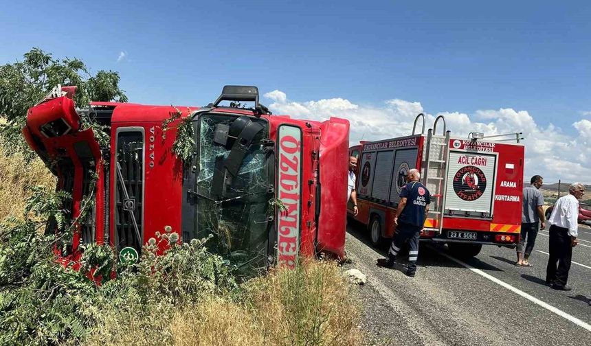ELAZIĞDA TIR DEVRİLDİ