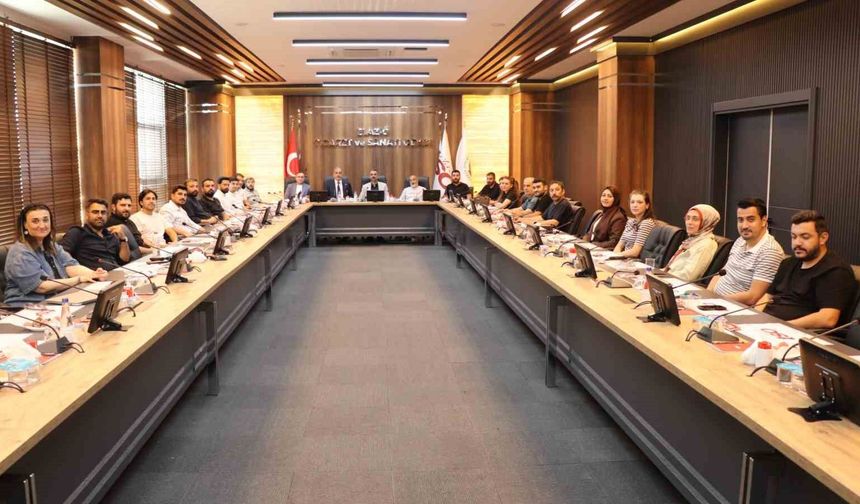 ELEKTRİK MÜHENDİSLERİ ELAZIĞ TSO'DA BİR ARAYA GELDİ