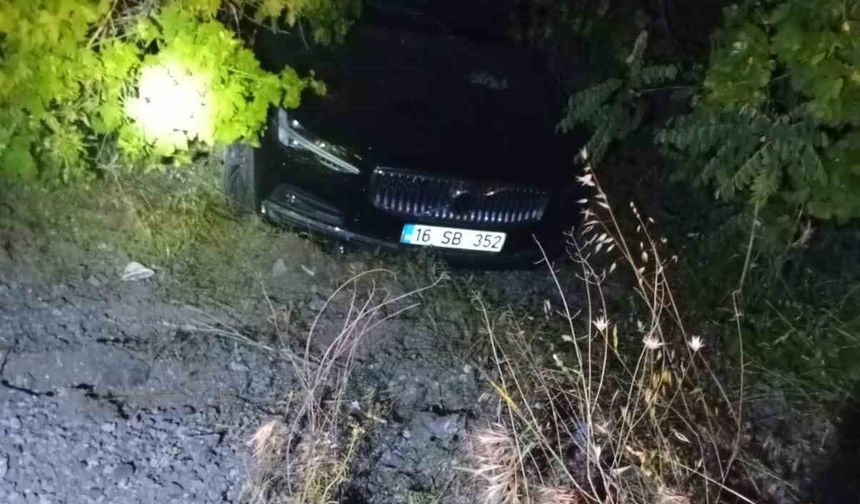 OTOMOBİL ŞARAMPOLE UÇTU