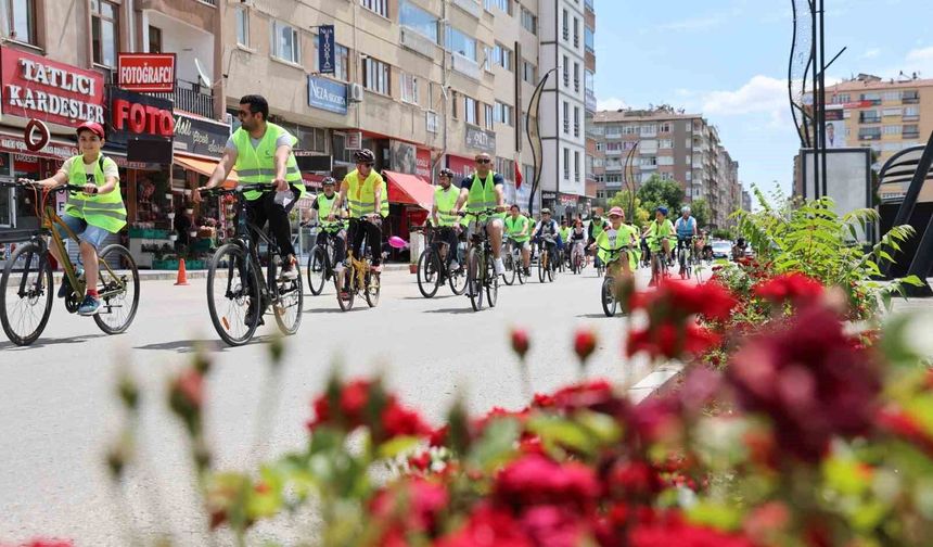 PEDALLAR SAĞLIK İÇİN ÇEVRİLDİ