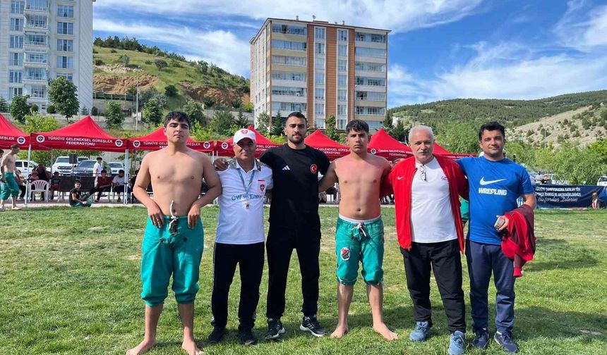 TÜRKİYE ŞAMPİYONASI'NDA İKİNCİ OLDU