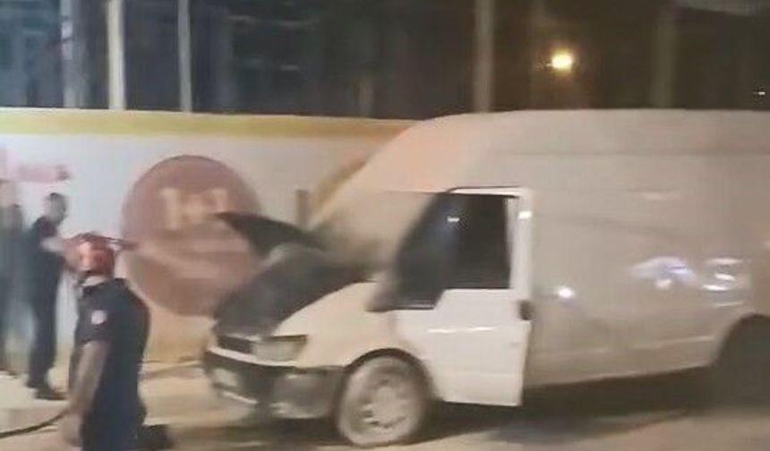 SEYİR HALİNDEKİ MİNİBÜSTE YANGIN