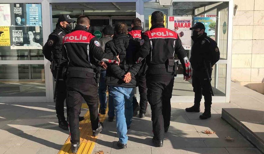 18 YILLIK SIR ÇÖZÜLÜYOR