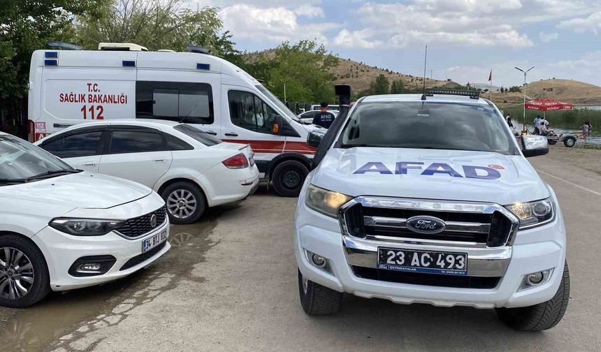 GEZİ TEKNESİ BATTI