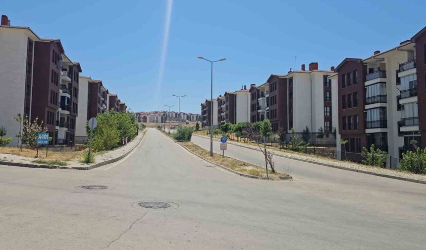 KAVURUCU SICAKLAR YOLLARI BOŞALTTI