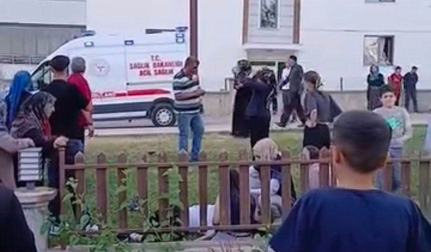MOTOSİKLET DİREĞE ÇARPTI