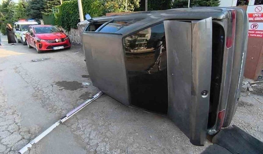 OTOMOBİL YAN YATTI