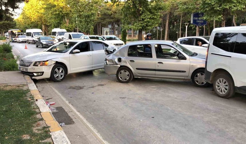 ZİNCİRLEME TRAFİK KAZASI