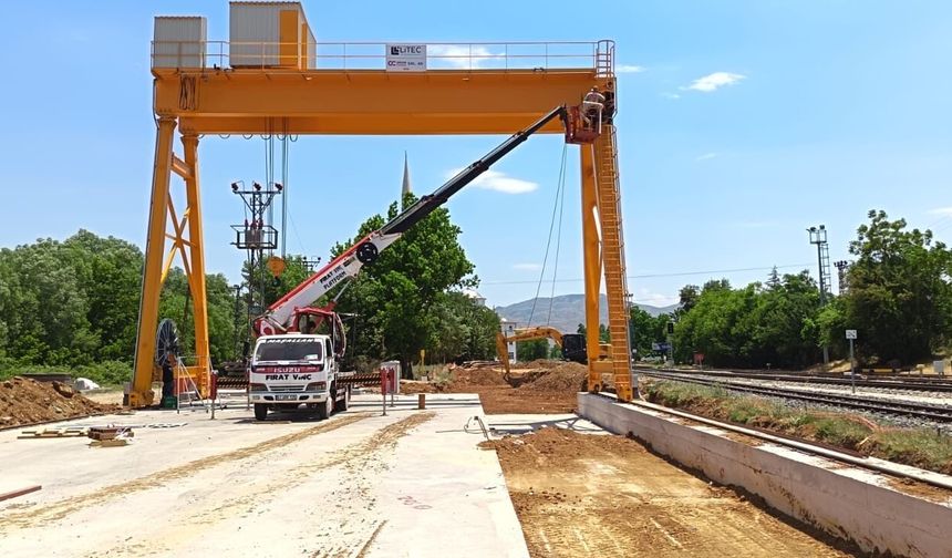 DOĞAL OLMAYAN İŞLER MECLİSİN GÜNDEMİNDEN DÜŞMÜYOR