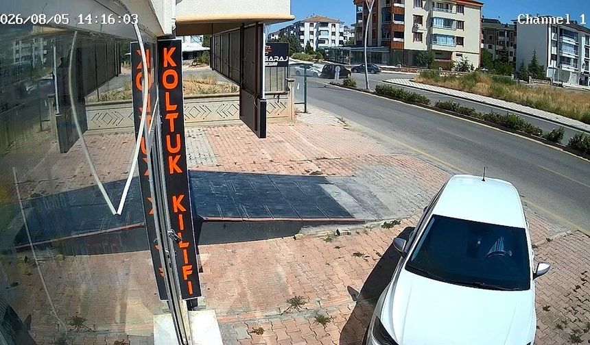 ESNAFLAR KORKUDAN İŞYERLERİNİN ÖNÜNDE OTURAMIYOR