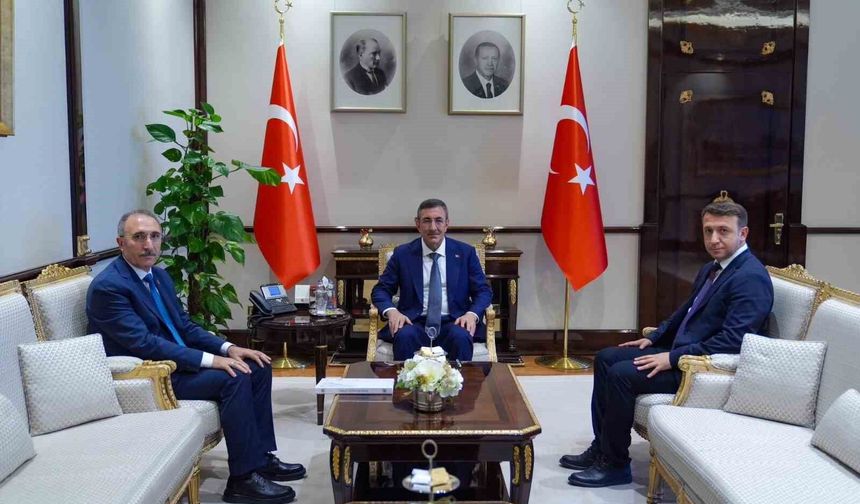 FÜ REKTÖRÜ GÖKTAŞ, CUMHURBAŞKANI YARDIMCISI YILMAZ'I ZİYARET ETTİ