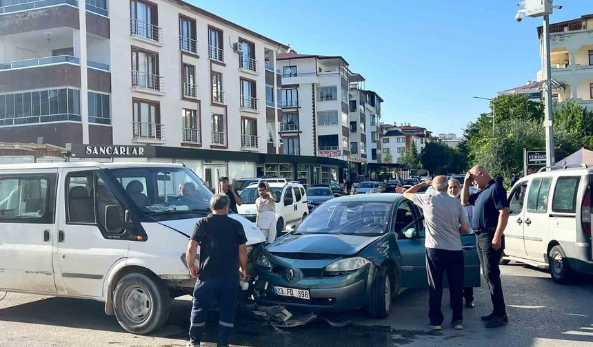 KAZADAN KAÇMAK İSTERKEN MOTOSİKLET ÇARPTI