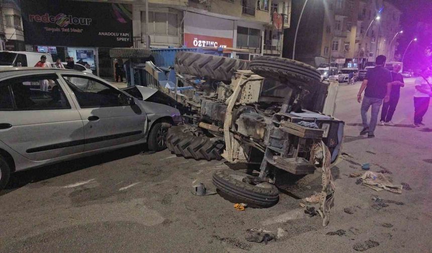 OTOMOBİL İLE TRAKTÖR ÇARPIŞTI