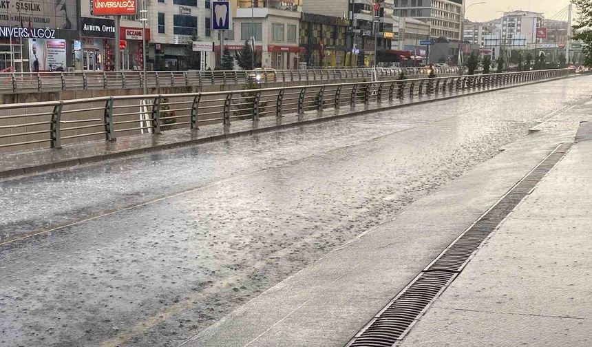 SAĞANAK YAĞIŞ ELAZIĞDA ETKİLİ OLDU
