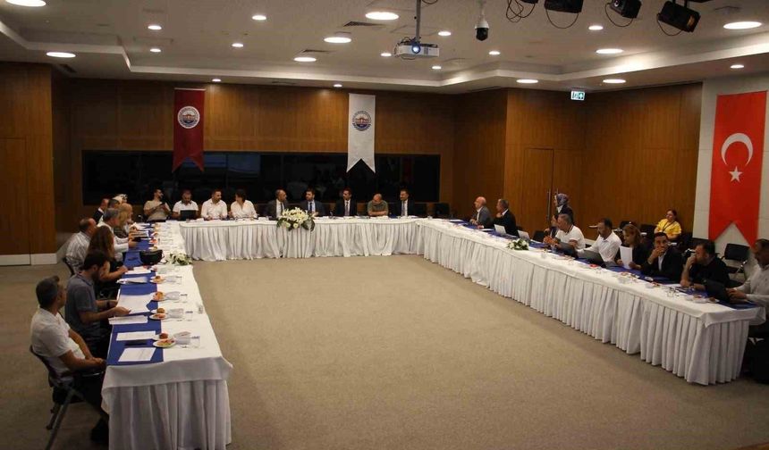 SAĞLIK HİZMETLERİ DEĞERLENDİRİLDİ