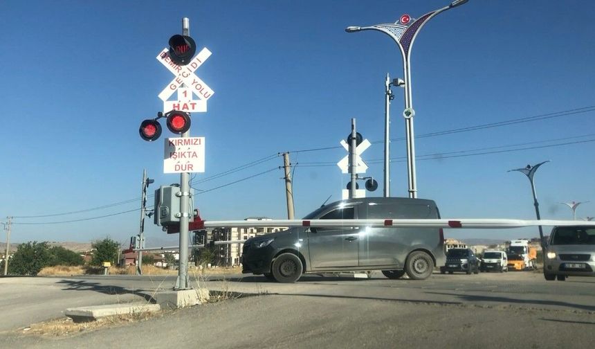 TREN YOLUNDA KAZAYA DAVETİYE