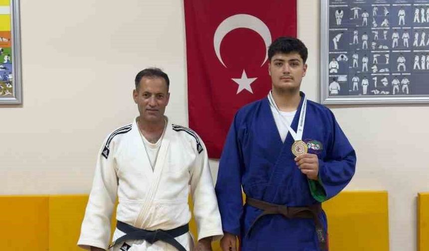 ELAZIĞLI SPORCU ALİ ASAF ÇİÇEK'E MİLLİ DAVET