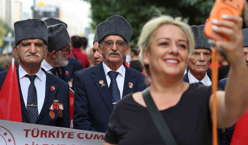 GAZİLER GÜNÜ YÜRÜYÜŞÜ DÜZENLENDİ