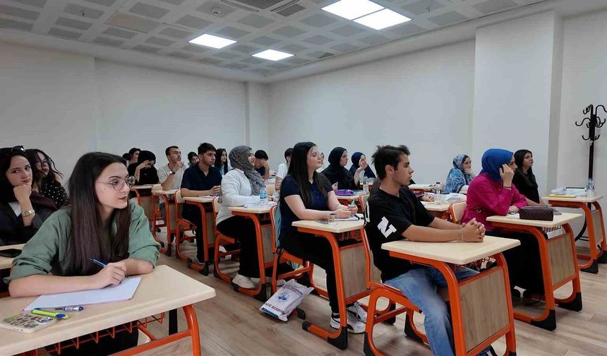 GENÇLERE EĞİTİM DESTEĞİ