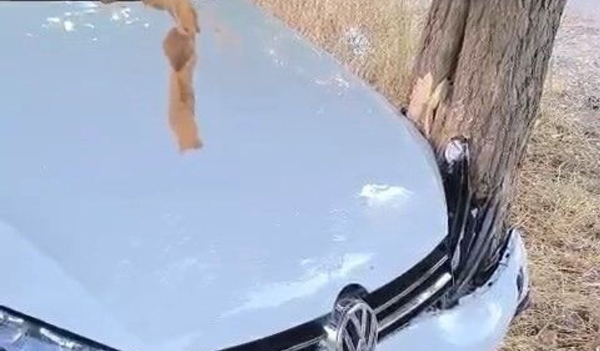 TRAFİK KAZASINDA 2 KİŞİ YARALANDI