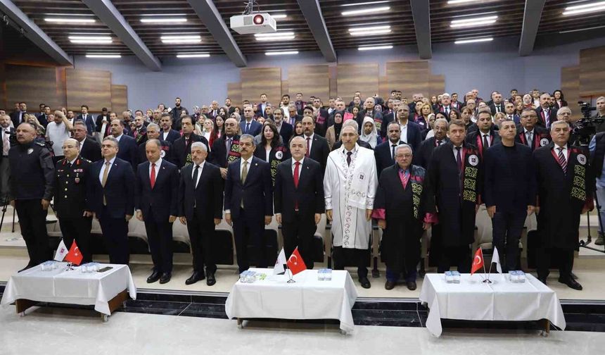 FIRAT ÜNİVERSİTESİ'NDE YENİ AKADEMİK YIL BAŞLADI