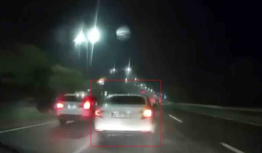 ISLAK YOLDA MAKAS ATAN SÜRÜCÜ KAMERAYA YANSIDI