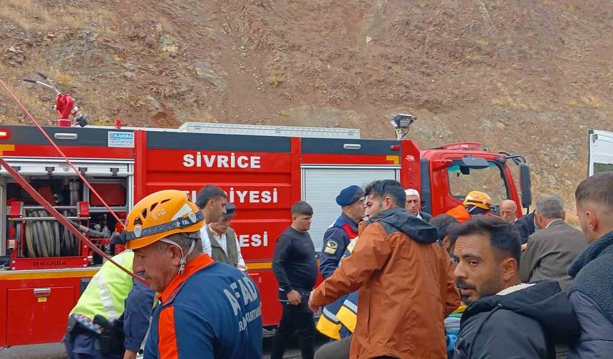 TIR DEVRİLDİ: 1 YARALI