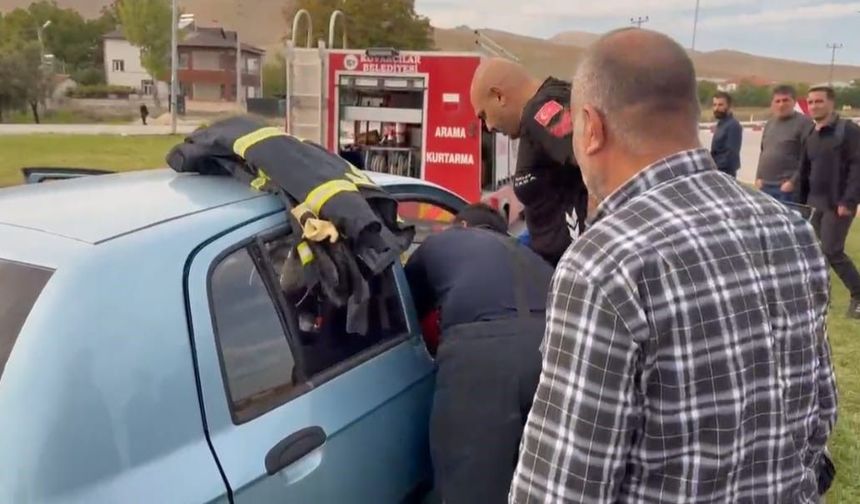 TRAFİK KAZASI: 2 YARALI