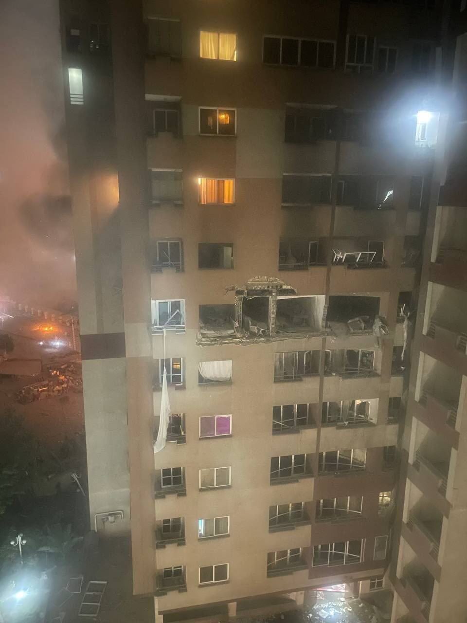 03 Sayfa 1'Den Petrol Ve Dövi̇z Tirmaniyor (1)