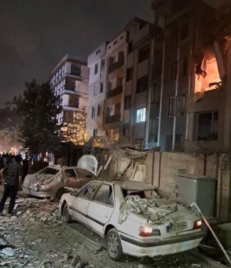03 Sayfa 1'Den Petrol Ve Dövi̇z Tirmaniyor (2)
