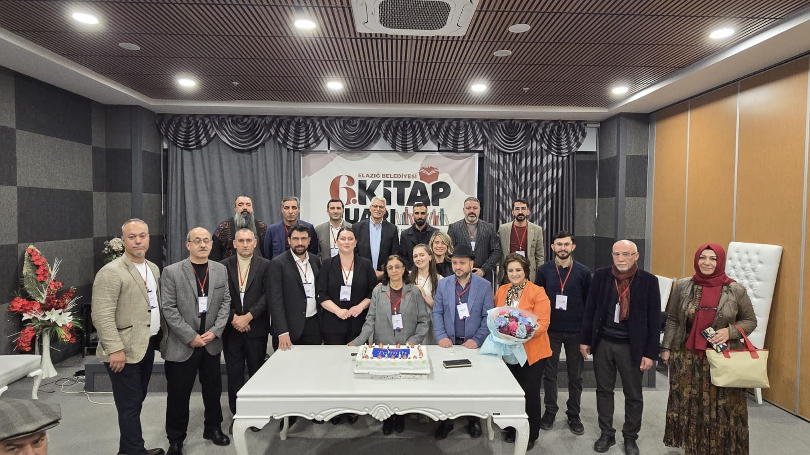 C2033E0F 8B10 4D15 Ac4B 52Ba3893114D