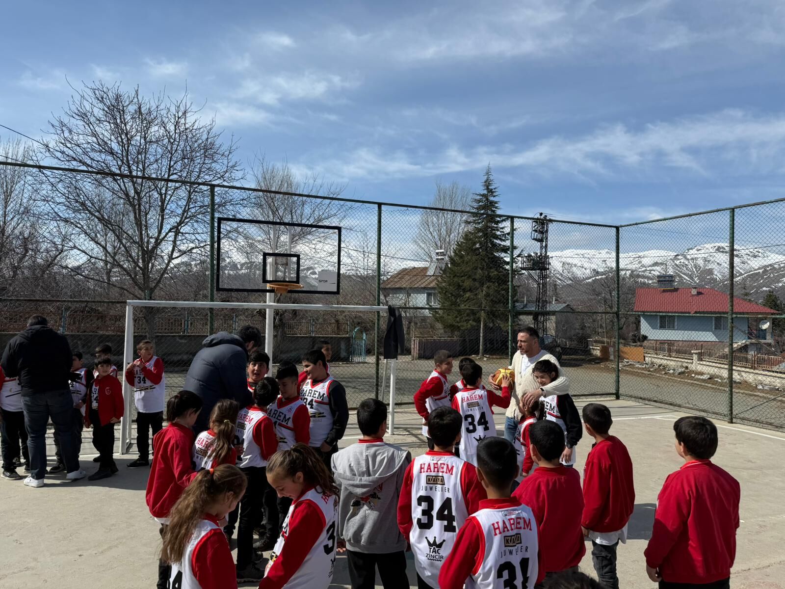 9F916944 D868 4281 8B38 F4E564991593