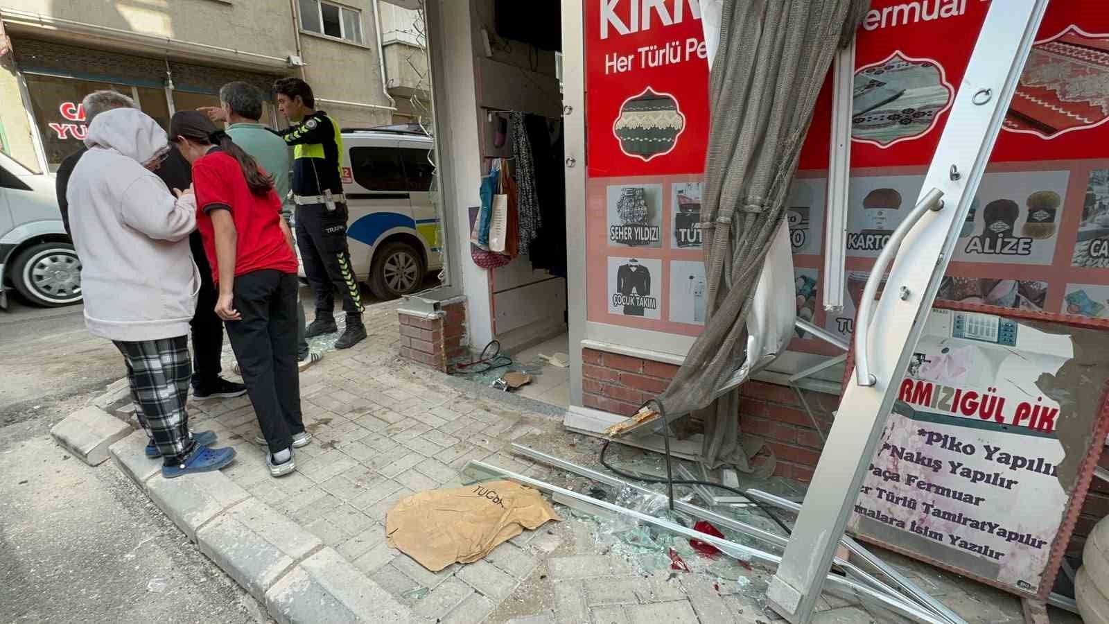 TERZİ DÜKKANINA SÜRPRİZ MİSAFİR