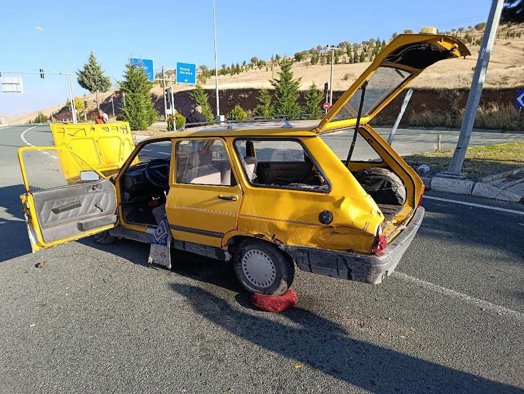 TRAFİK KAZASINDA ÖLÜ VE YARALILAR VAR